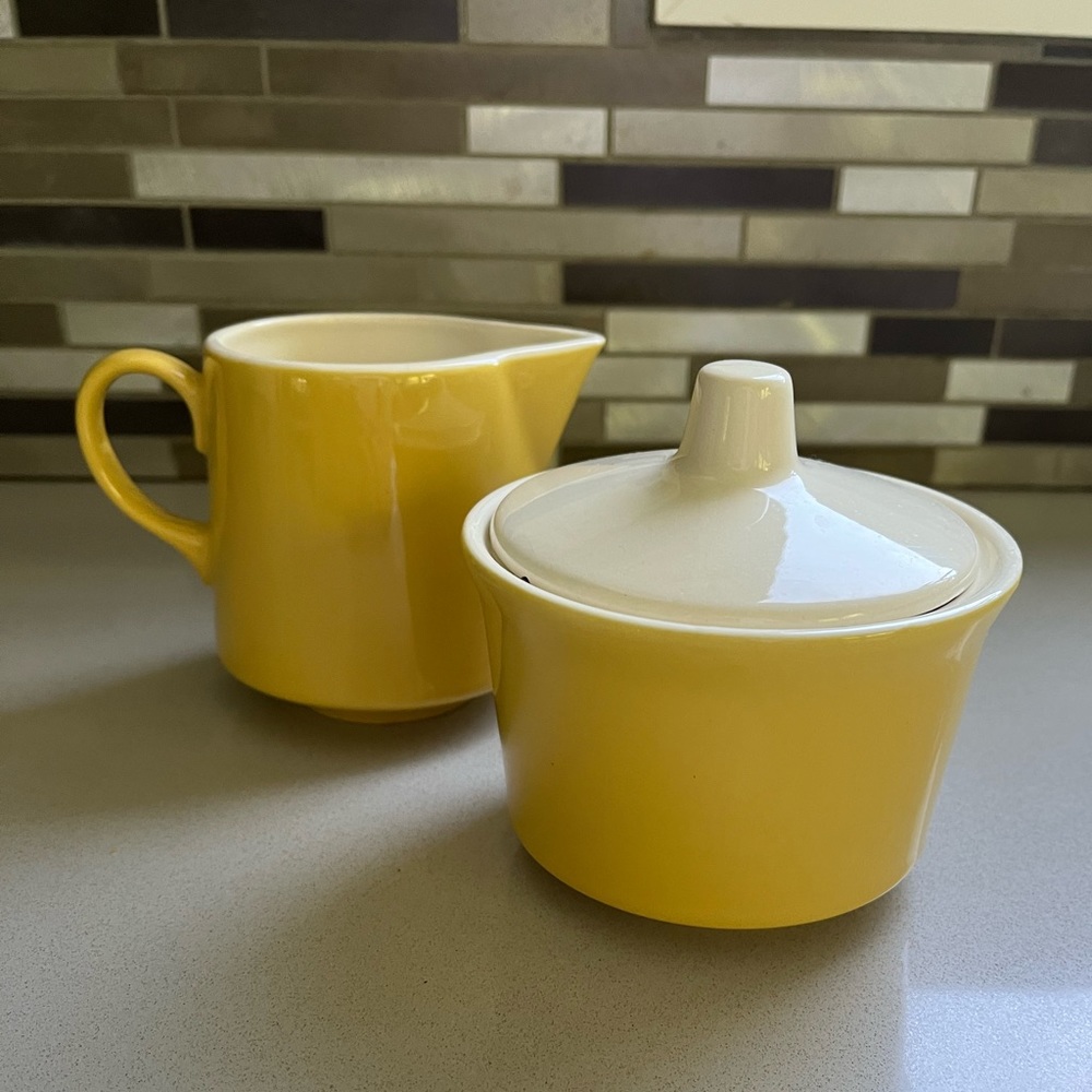 Adorable primo mid century modern sugar and creamer lemon yellow